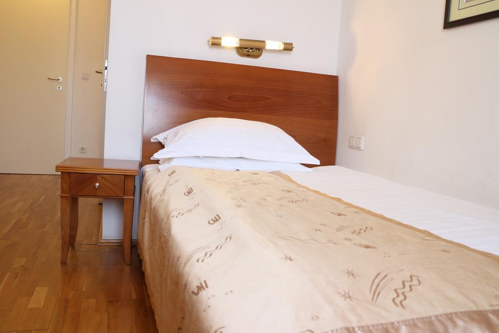 Hotel Wasserpalast Graz Camera foto